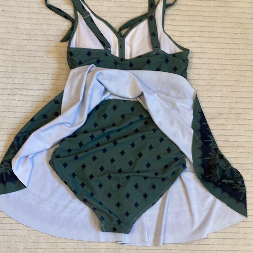 BLOOMCHIC Green and Black Patterned Swimsuit - Picture 5 of 9